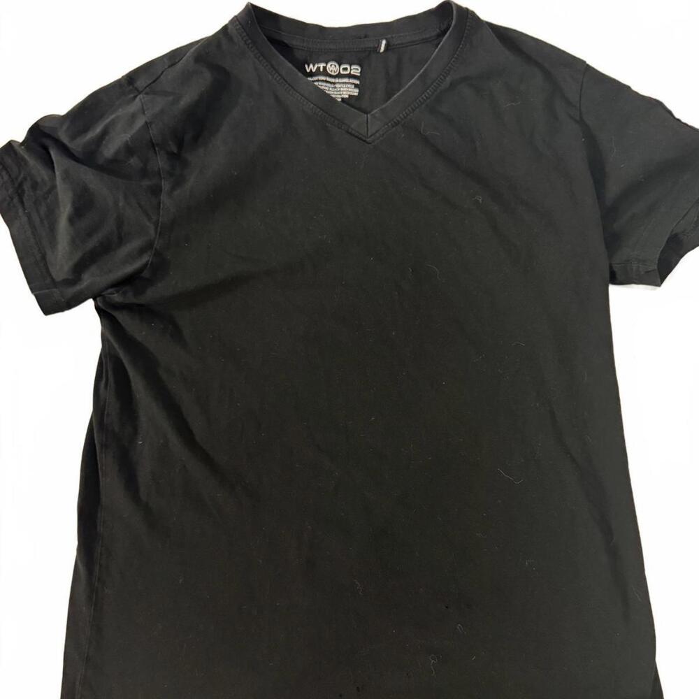 WT02 T-shirt Top Men‎ Size M Medium V-Neck Black Pocket Detail